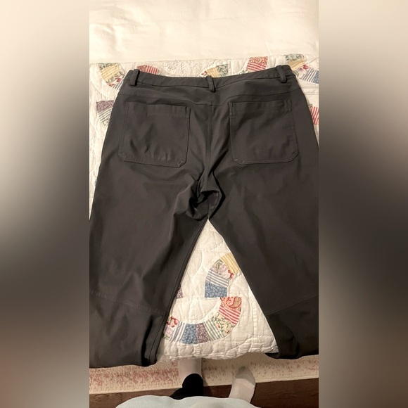 LULULEMON men’s 34 x 31 - Picture 2 of 9